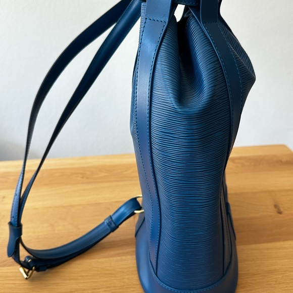 Louis Vuitton main image 9